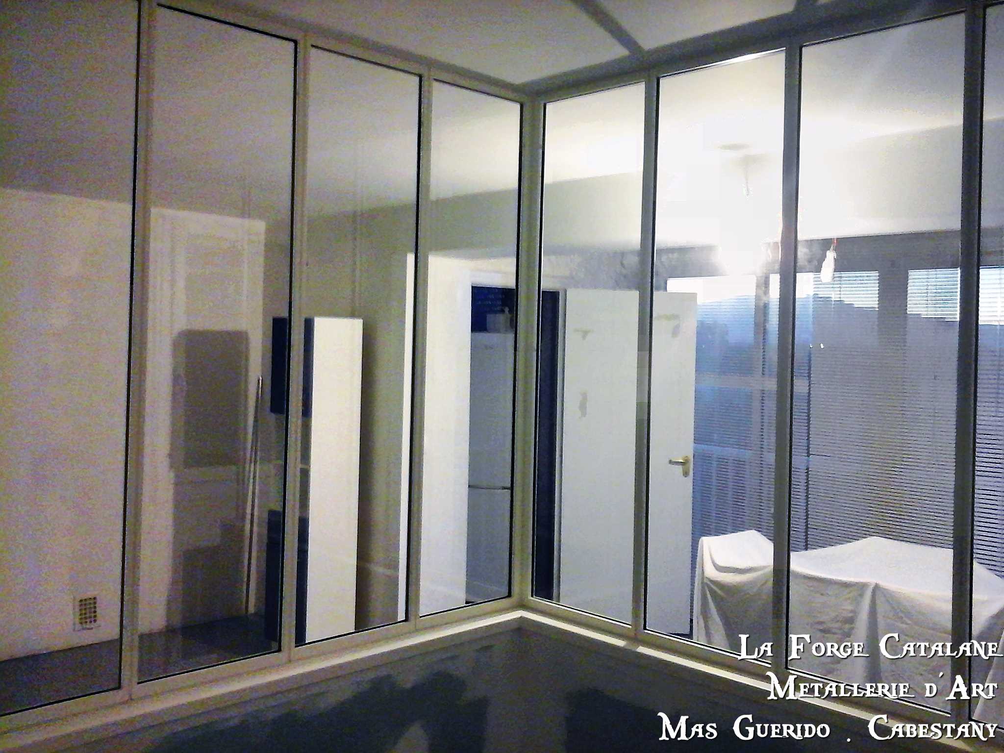 verriere type ancien atelier avec capotage et thermolaquage blanc forge catalane 3.jpg